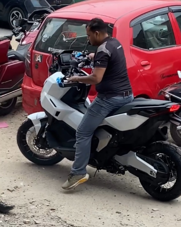 honda x-adv scooter delivery