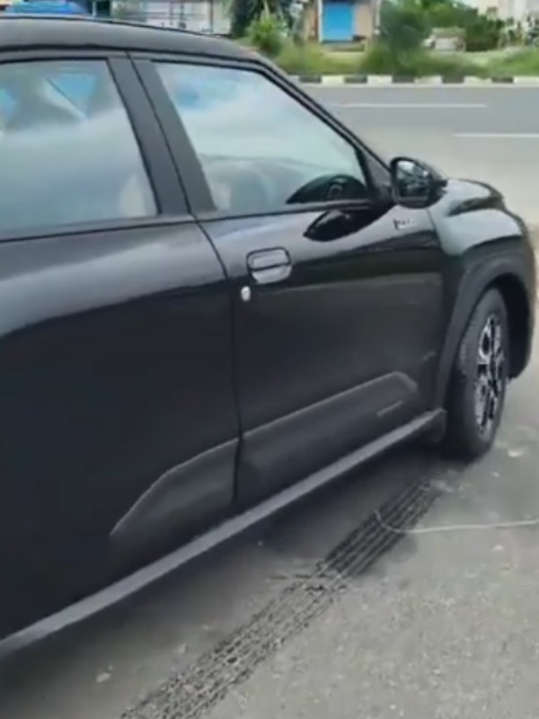 cricketer mahendra singh dhoni driving