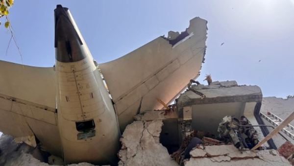 main causes for airplane crashes