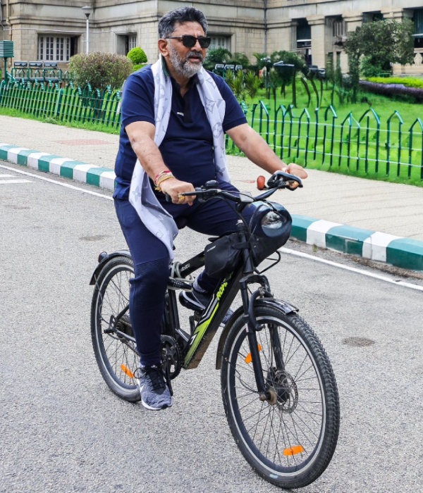 karnataka deputy cm fall off