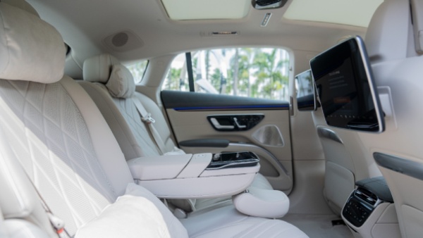 mercedes-benz eqs celebration edition