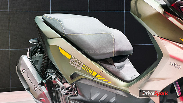 Hero Xoom 160 Seat