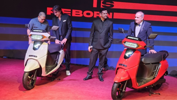 kinetic dx vs bajaj chetak