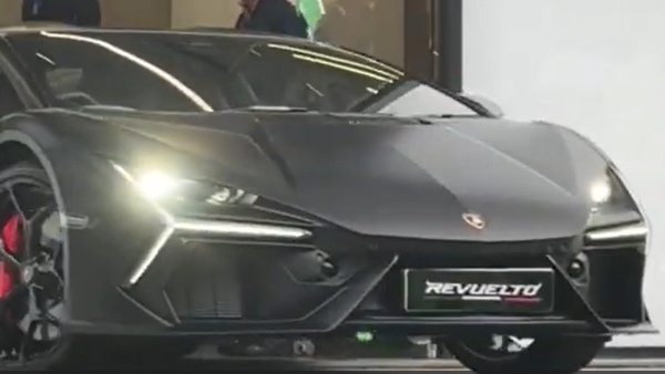 Lamborghini Revuelto