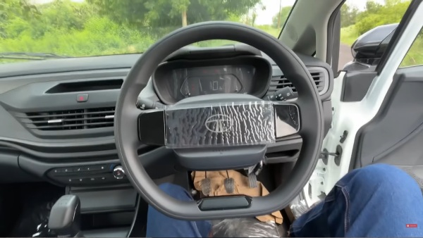 tata altroz facelift smart car