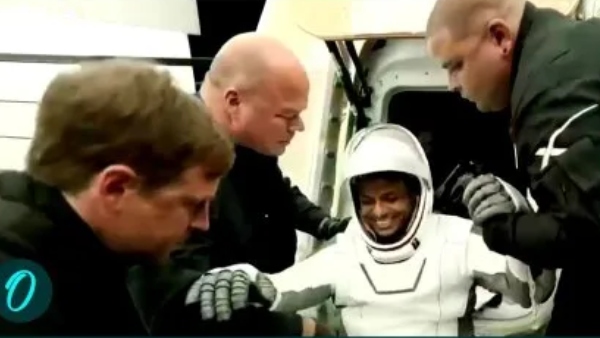 shubhanshu shukla returned to earth