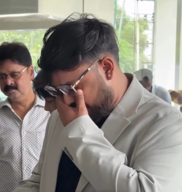 Couple Takes Their First Car Delivery