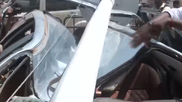 Damaged Toyota Innova MPV Damaged Toyota Innova MPV