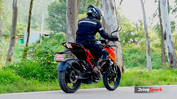 KTM Duke 160 Review