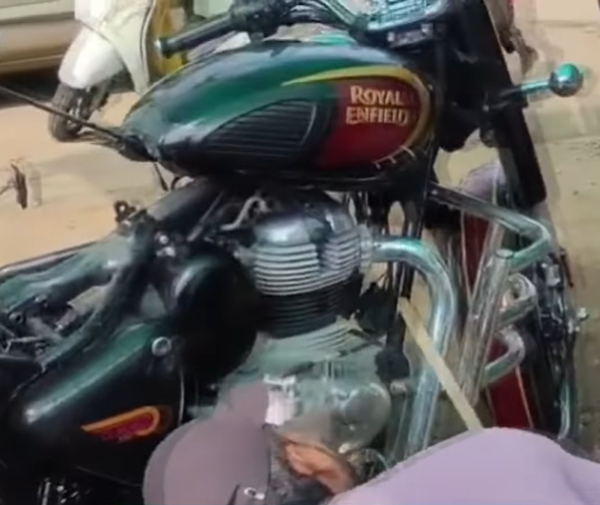 snake under bike fuel tank snake under bike fuel tank