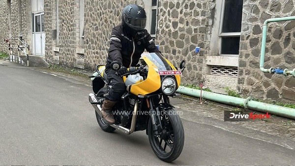 triumph thruxton 400 bike review