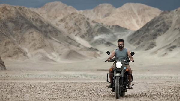 malayalam actor kunchacko boban bike riding in ladakh