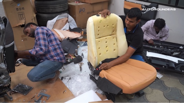 toyota innova hycross car customissation