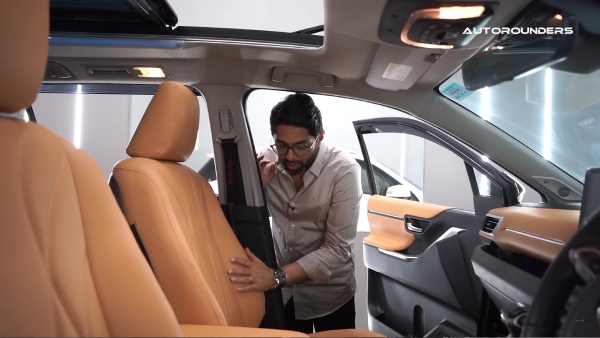 toyota innova hycross car customissation