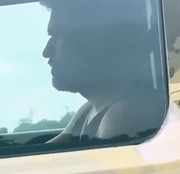 cricketer ms dhoni drives modified hummer h2 cricketer ms dhoni drives modified hummer h2