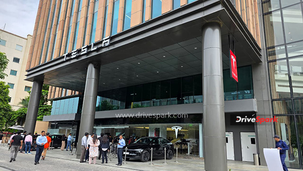 Tesla Second Showroom