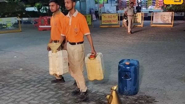 Petrol Pump Scam Viral Video