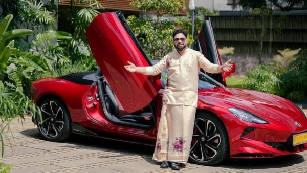 John Alukkas Toyota Vellfire