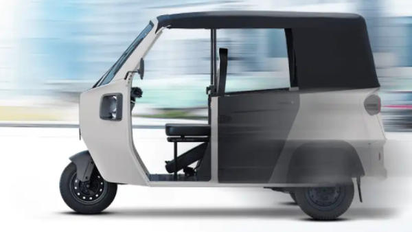 montra super auto electric 3-wheeler