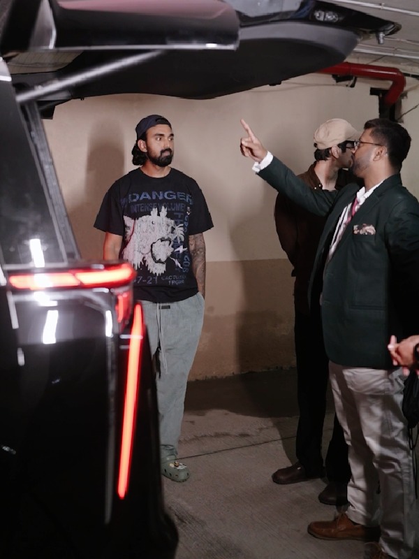 cricketer kl rahul bought mg m9 luxury electric car