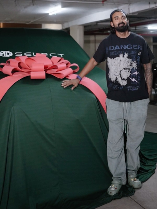 cricketer kl rahul bought mg m9 luxury electric car