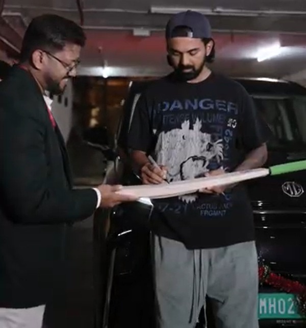 cricketer kl rahul bought mg m9 luxury electric car