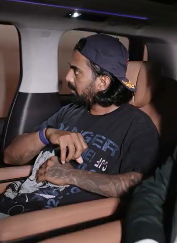 cricketer kl rahul bought mg m9 luxury electric car