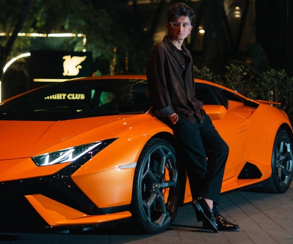 kolkata businessman bought lamborghini car
