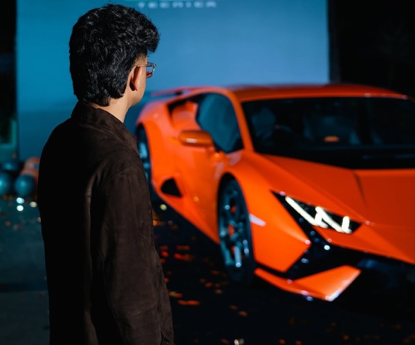 kolkata businessman bought lamborghini car