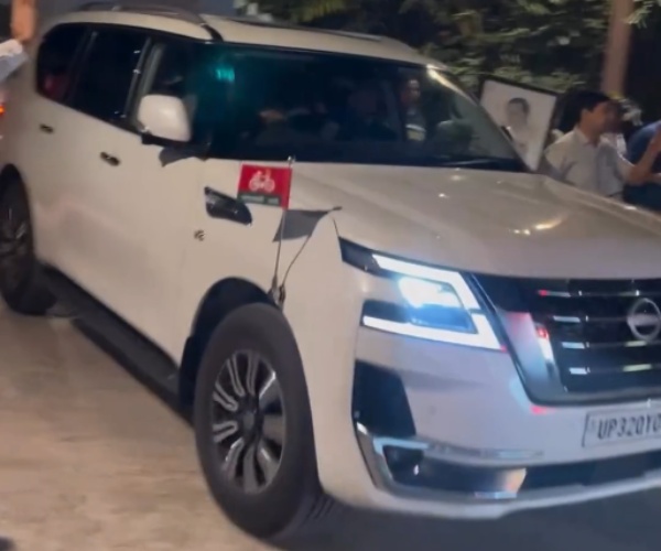 akhilesh yadav spotted in nissan patrol luxury suv