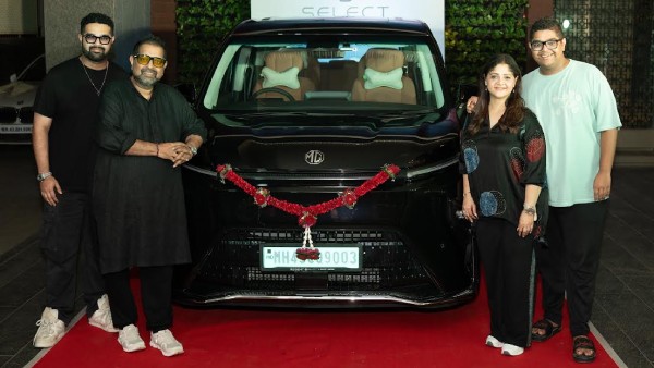 singer shankar mahadevan buys mg m9 electric car