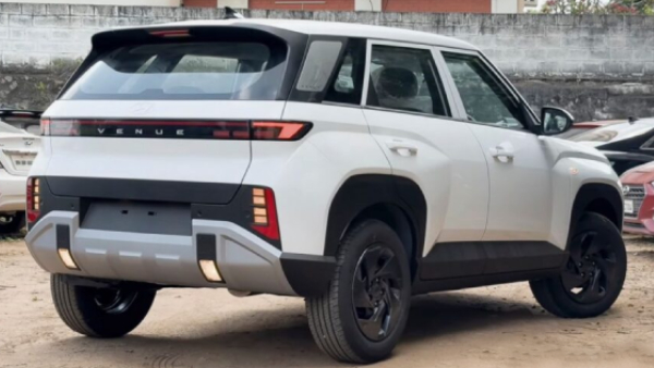 new hyundai venue base variant