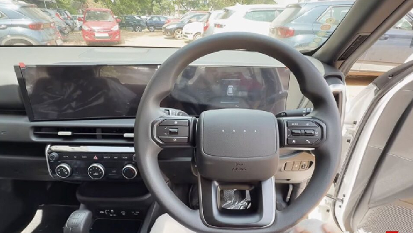 new hyundai venue base variant