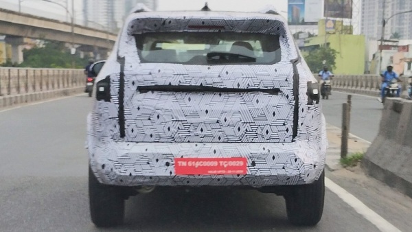 new renault duster suv spotted