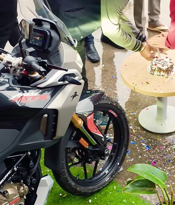 tvs apache rtx300 motorcycles deliveries