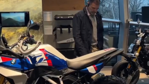 rahul gandhi visits bmw factory