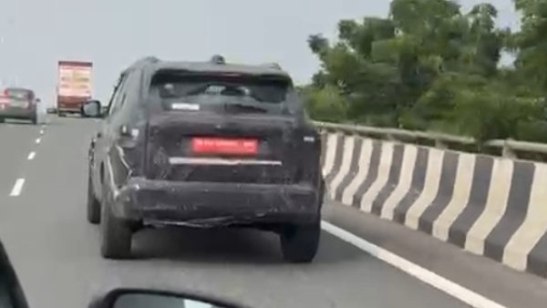 new renault duster suv car spotted