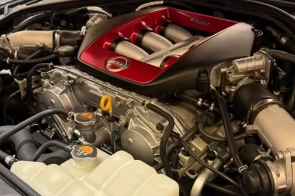 indian businessman yohan poonawalla bought nissan gtr r35 nismo car