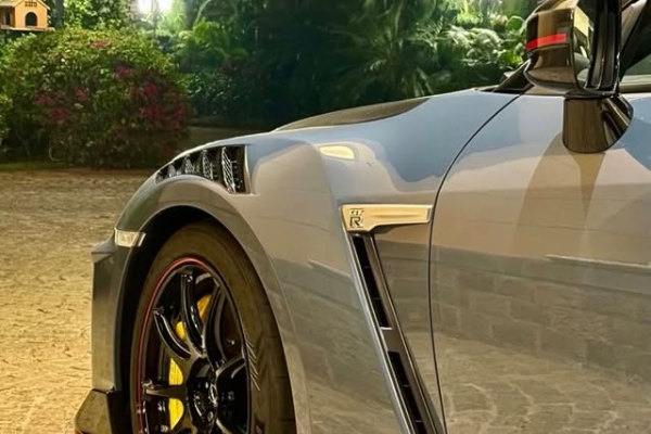 indian businessman yohan poonawalla bought nissan gtr r35 nismo car