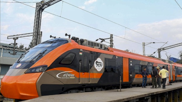 india s first sleeper vande bharat train
