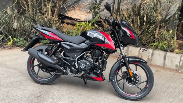 2026 bajaj pulsar 125 bikes at dealership showrooms