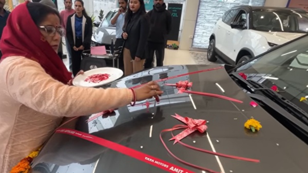 Tata Punch Facelift Delivery