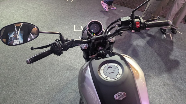 yamaha xsr155 vs royal enfield hunter 350