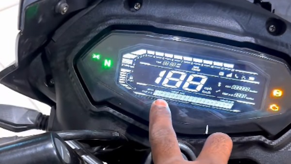 new bajaj pulsar 180 in dealership showroom