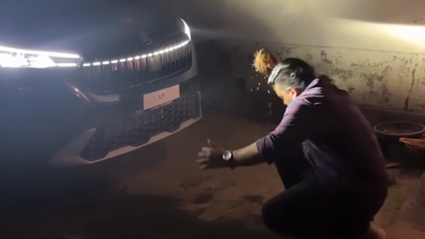 skoda kushaq facelift suv car delivery video skoda kushaq facelift suv car delivery video