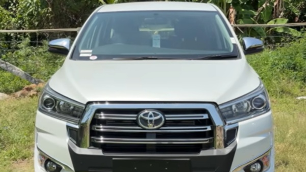 2026 Toyota Innova Crysta Front 2026 Toyota Innova Crysta Front