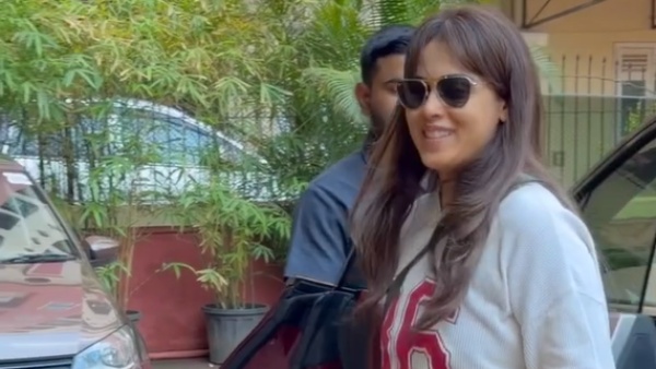 Genelia Arrives In BMW iX Genelia Arrives In BMW iX