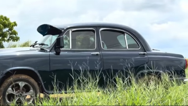 Hindustan Ambassador Side View