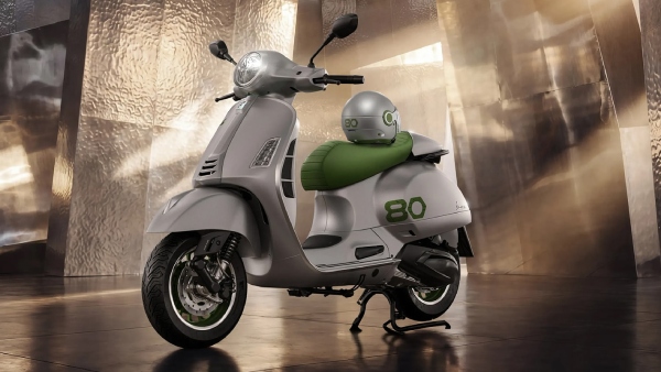Vespa Ottantesimo Edizione Scooter