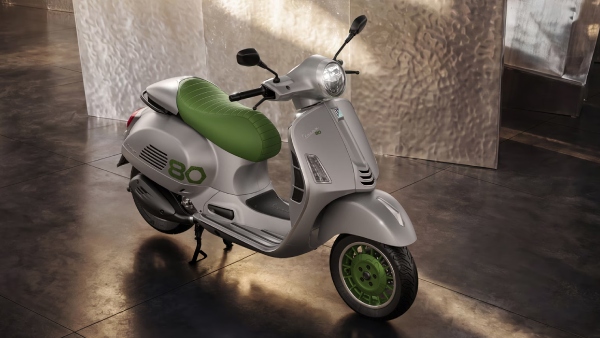Vespa Ottantesimo Edizione Scooter